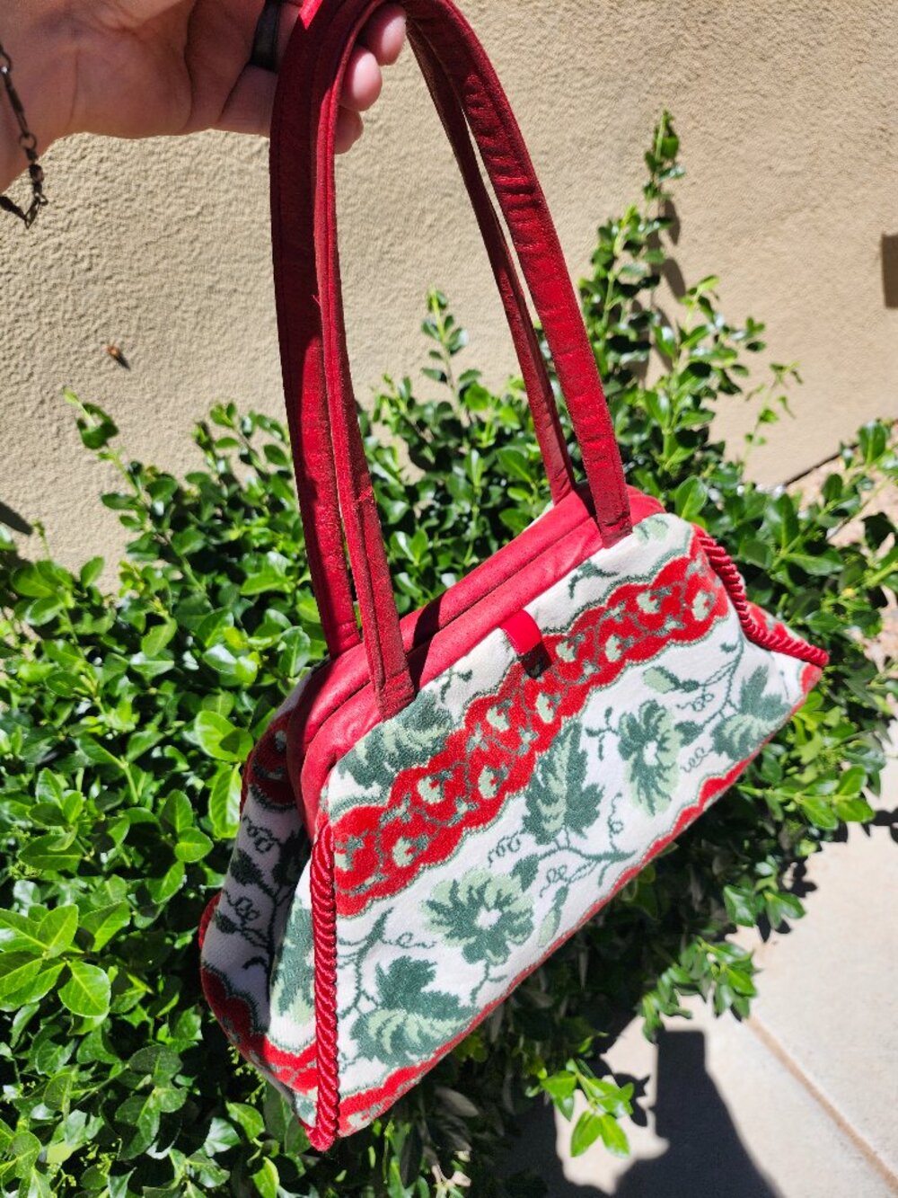 RARE!!!!! Luna Designs from Blackhawk CA, Vintage Embroidered Large Purse Hinged